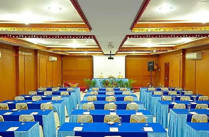 Hotel Inna Sindhu & 3*
